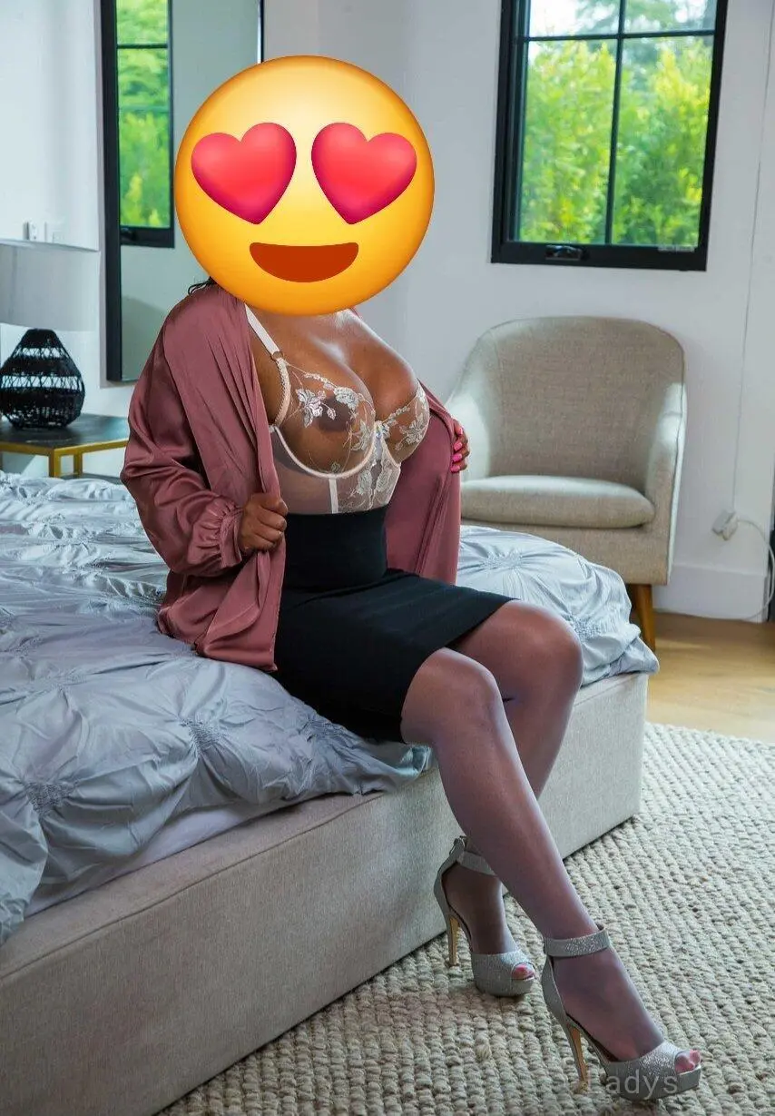 Annie, 25 years old Nairobi escort girl with big tits, height 157 sm, Weight  kg