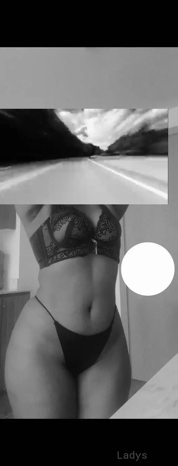 Husni,  years old Nairobi escort girl with big tits, height  sm, Weight  kg