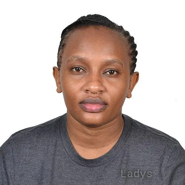 June, 30 years old Nairobi escort girl with big tits, height 153 sm, Weight kg