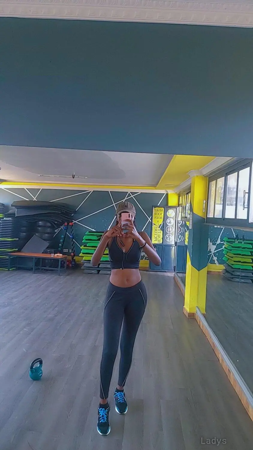 Sonie, years old Nairobi escort girl with big tits, height sm, Weight kg