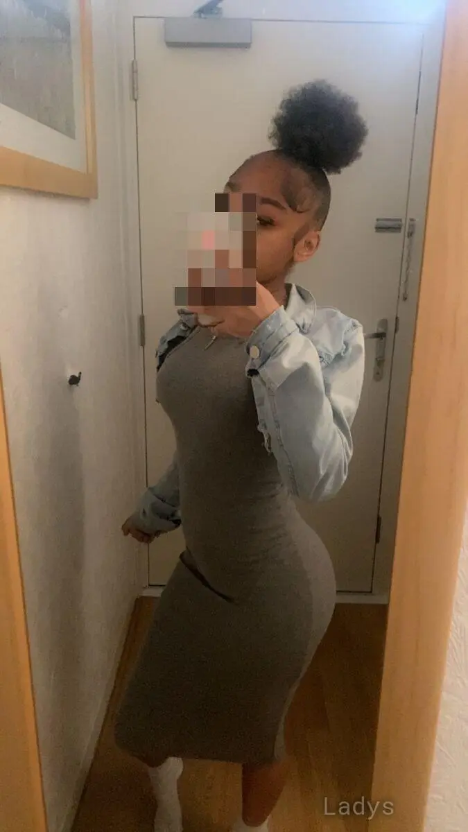 Wakesho, 24 years old Nairobi escort girl with big tits, height 153 sm, Weight  kg