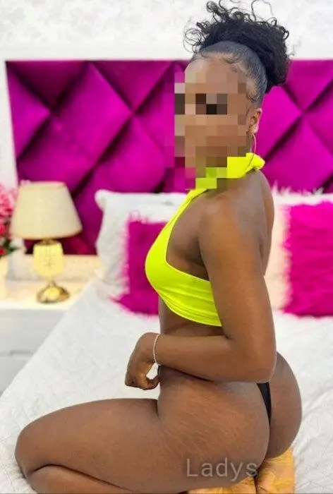 Dariso, 22 years beautiful nude Nairobi escorts girl, height 164 sm, Weight 58 kg