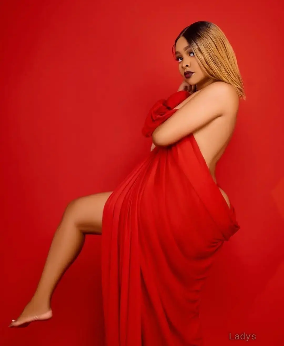 Dee, 23 years beautiful nude Nairobi escorts girl, height 160 sm, Weight  kg