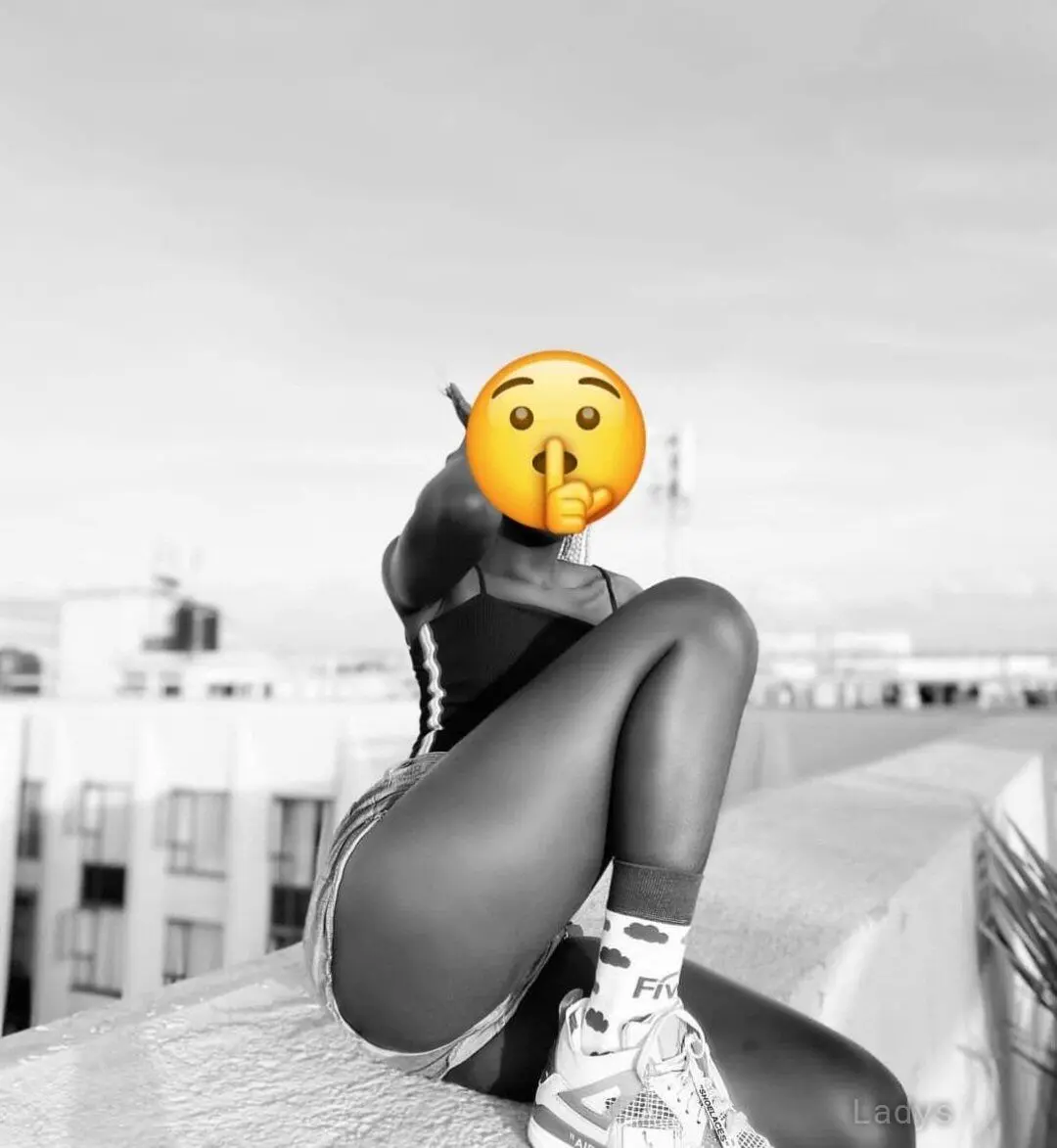 Elsa, 24 years beautiful nude Nairobi escorts girl, height 174 sm, Weight  kg