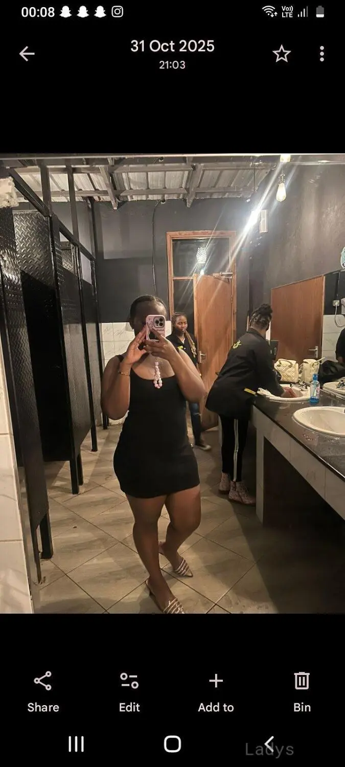 Makadia, 22 years beautiful nude Nairobi escorts girl, height 152 sm, Weight kg