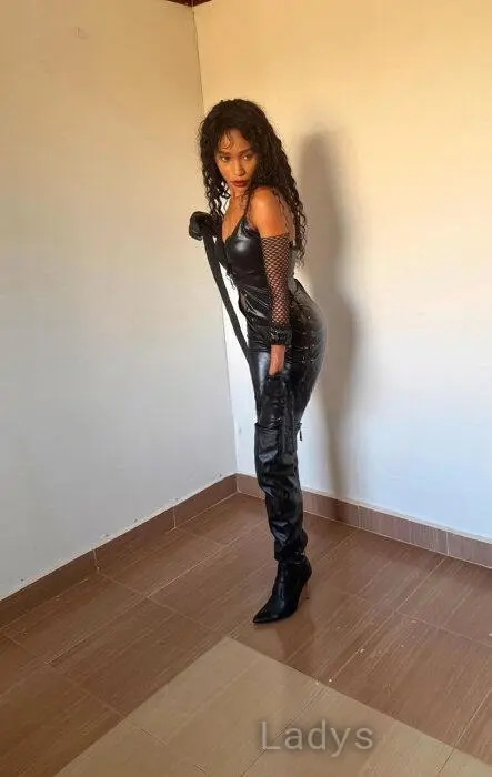 Obsidian, 27 years beautiful nude Nairobi escorts girl, height 164 sm, Weight 63 kg