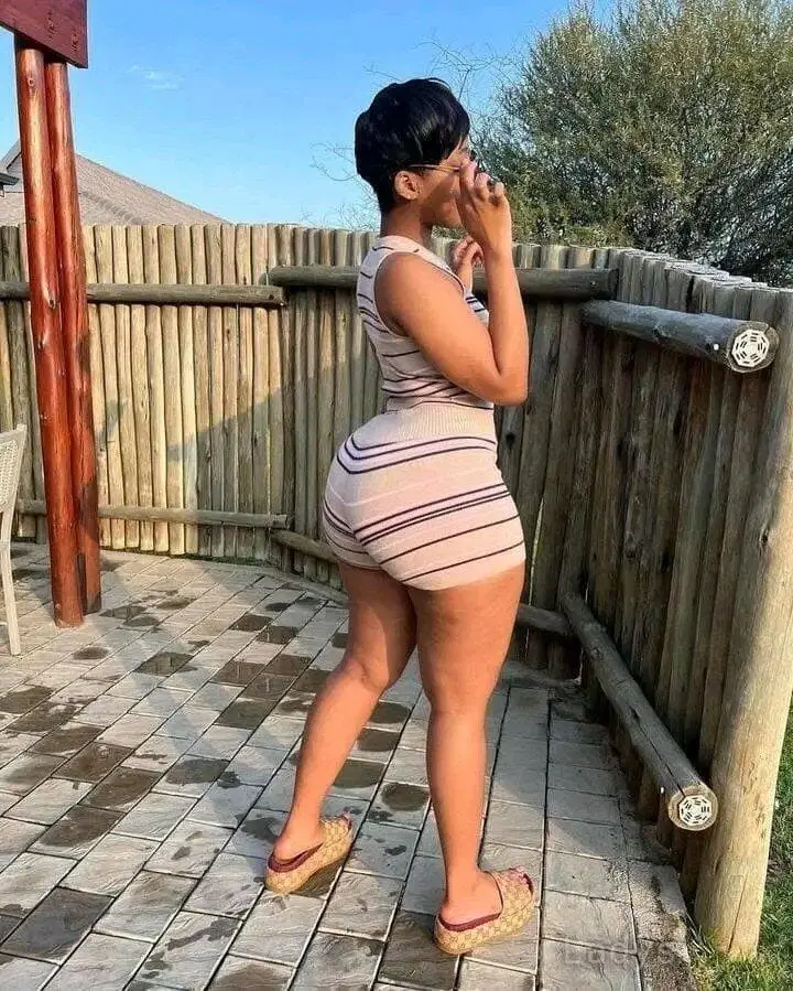 Pinky, 24 years beautiful nude Nairobi escorts girl, height 169 sm, Weight kg