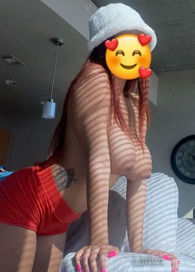 Roxy, 21 years beautiful nude Nairobi escorts girl, height 161 sm, Weight  kg