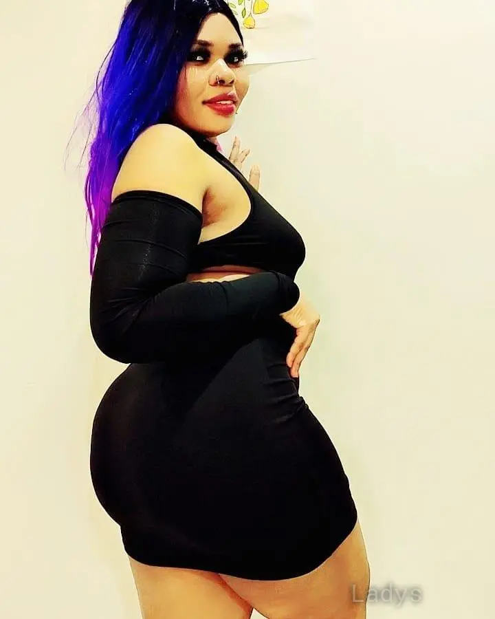 Sandra, 30 years beautiful nude Nairobi escorts girl, height 165 sm, Weight kg