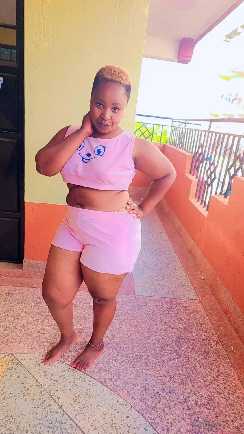 Serah, 28 years beautiful nude Nairobi escorts girl, height  sm, Weight  kg