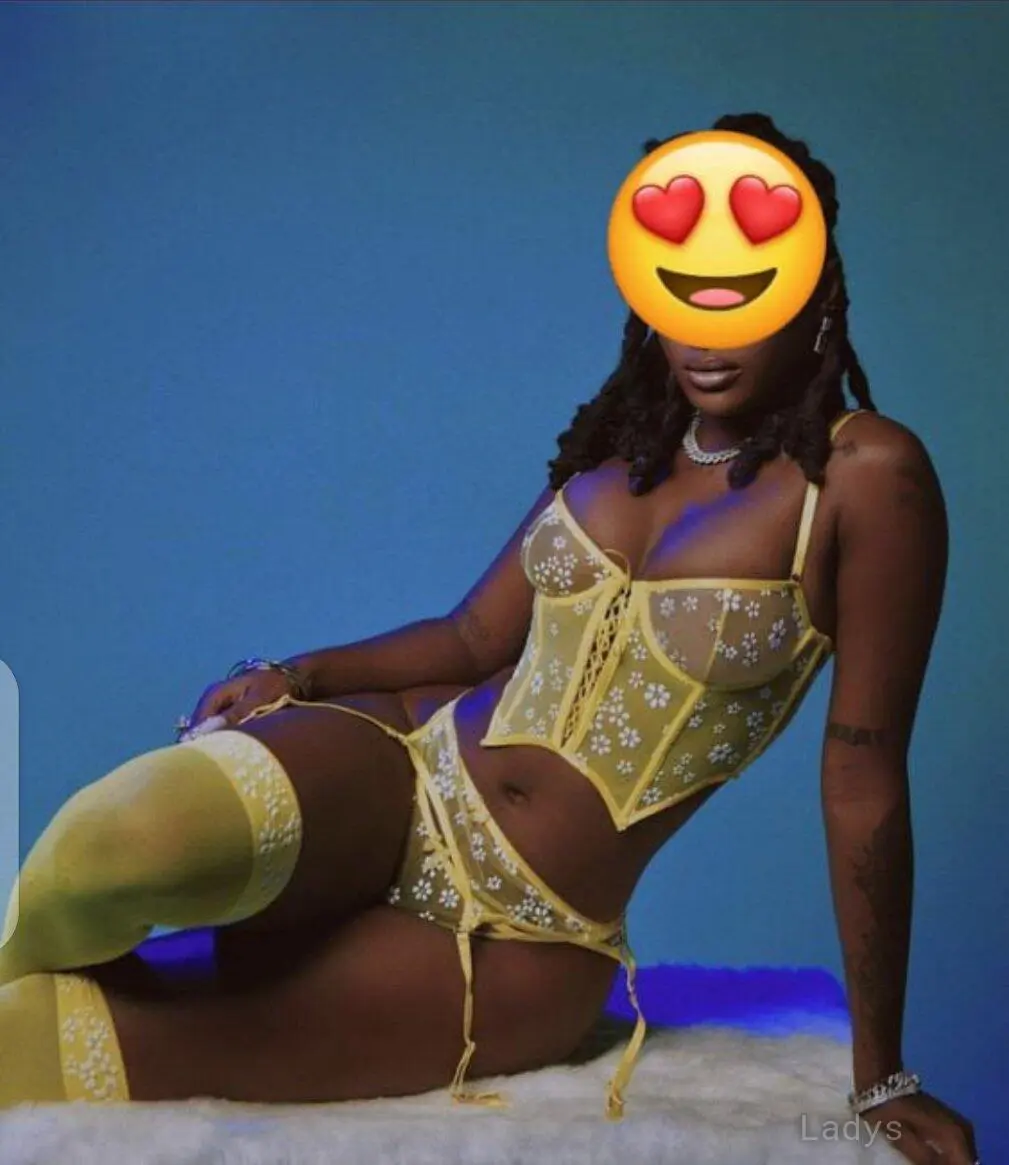 Shay, 23 years beautiful nude Nairobi escorts girl, height 174 sm, Weight  kg