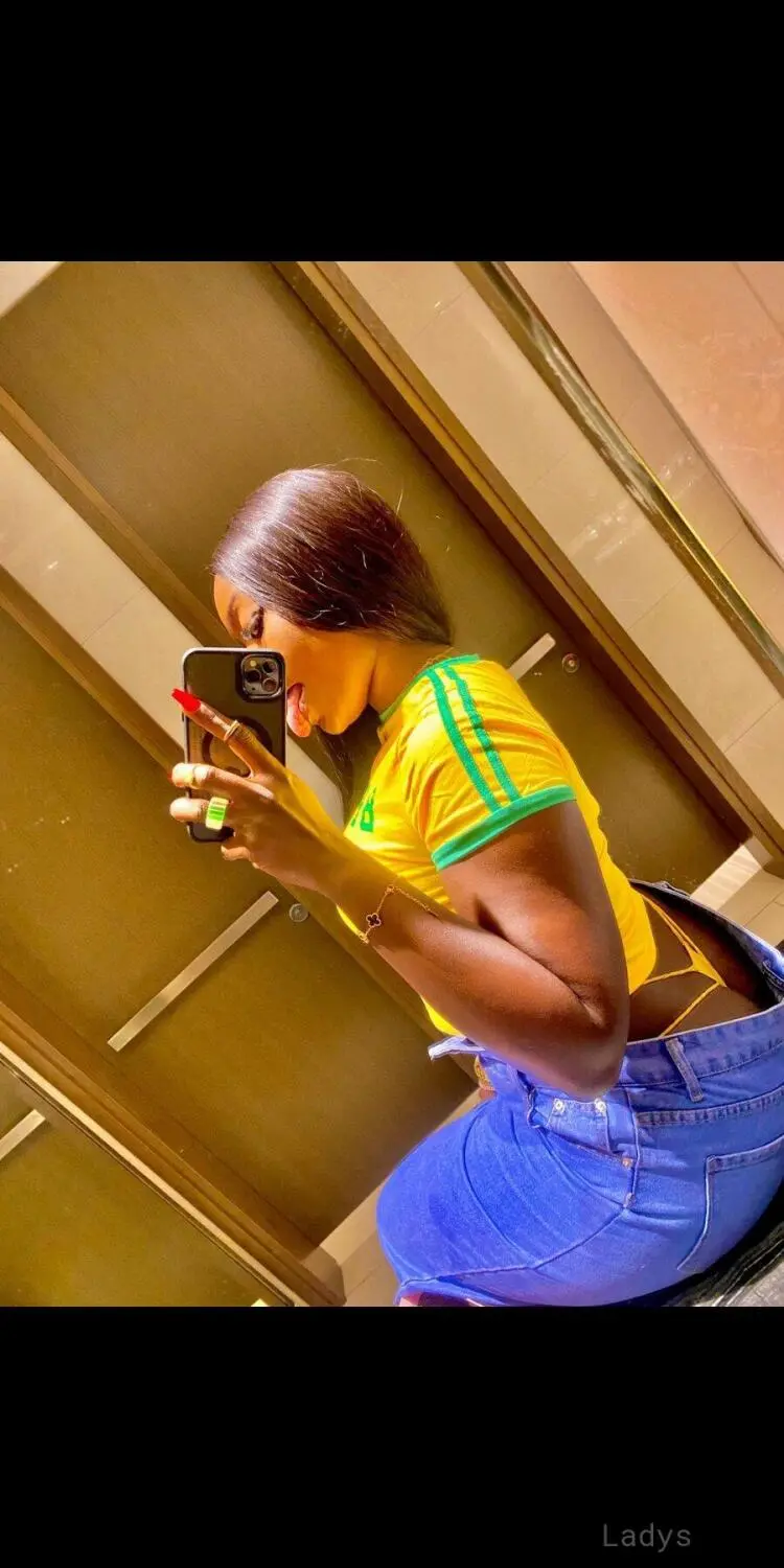 Sly, 23 years beautiful nude Nairobi escorts girl, height 160 sm, Weight  kg