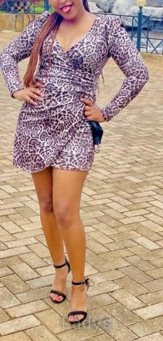 Spice, 28 years beautiful nude Nairobi escorts girl, height 162 sm, Weight 53 kg