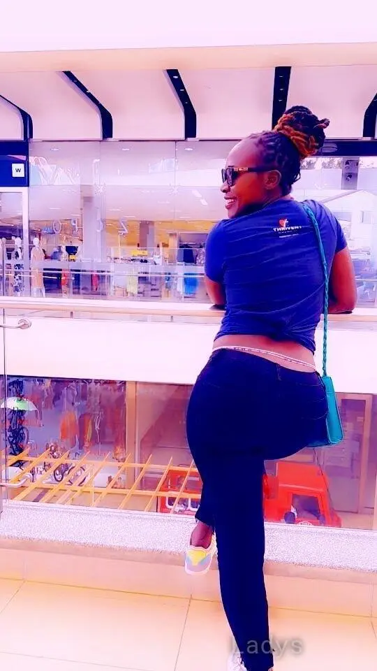 Tina, 25 years beautiful nude Nairobi escorts girl, height 157 sm, Weight kg