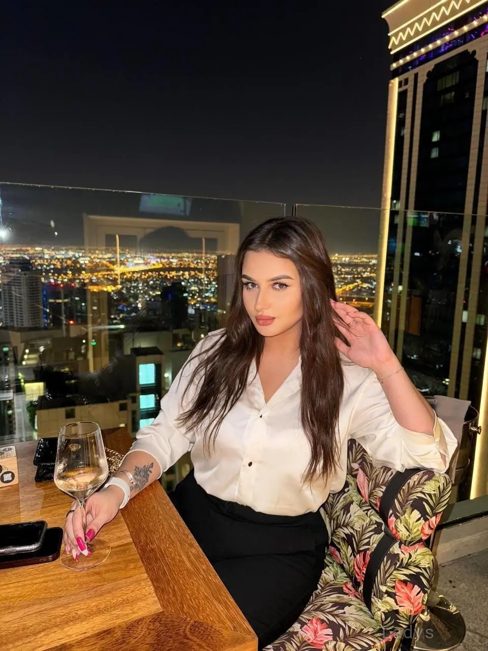 Jighyasa, 23 years old Nakhon Sawan escort girl with big tits, height 154 sm, Weight kg