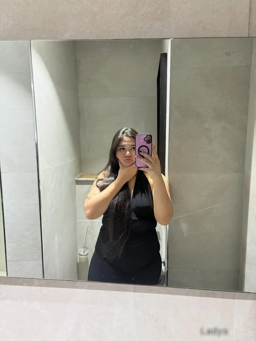 Soni, 23 years old Nakhon Si Ayutthaya escort girl with big tits, height 153 sm, Weight kg