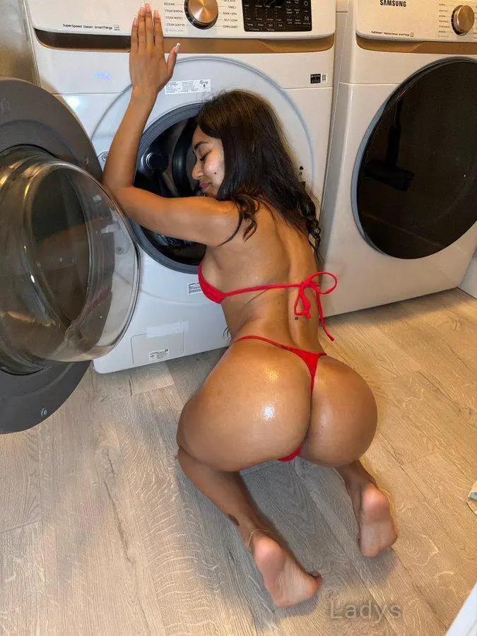 Sandra, 26 years old Nancy escort girl with big tits, height 170 sm, Weight 62 kg