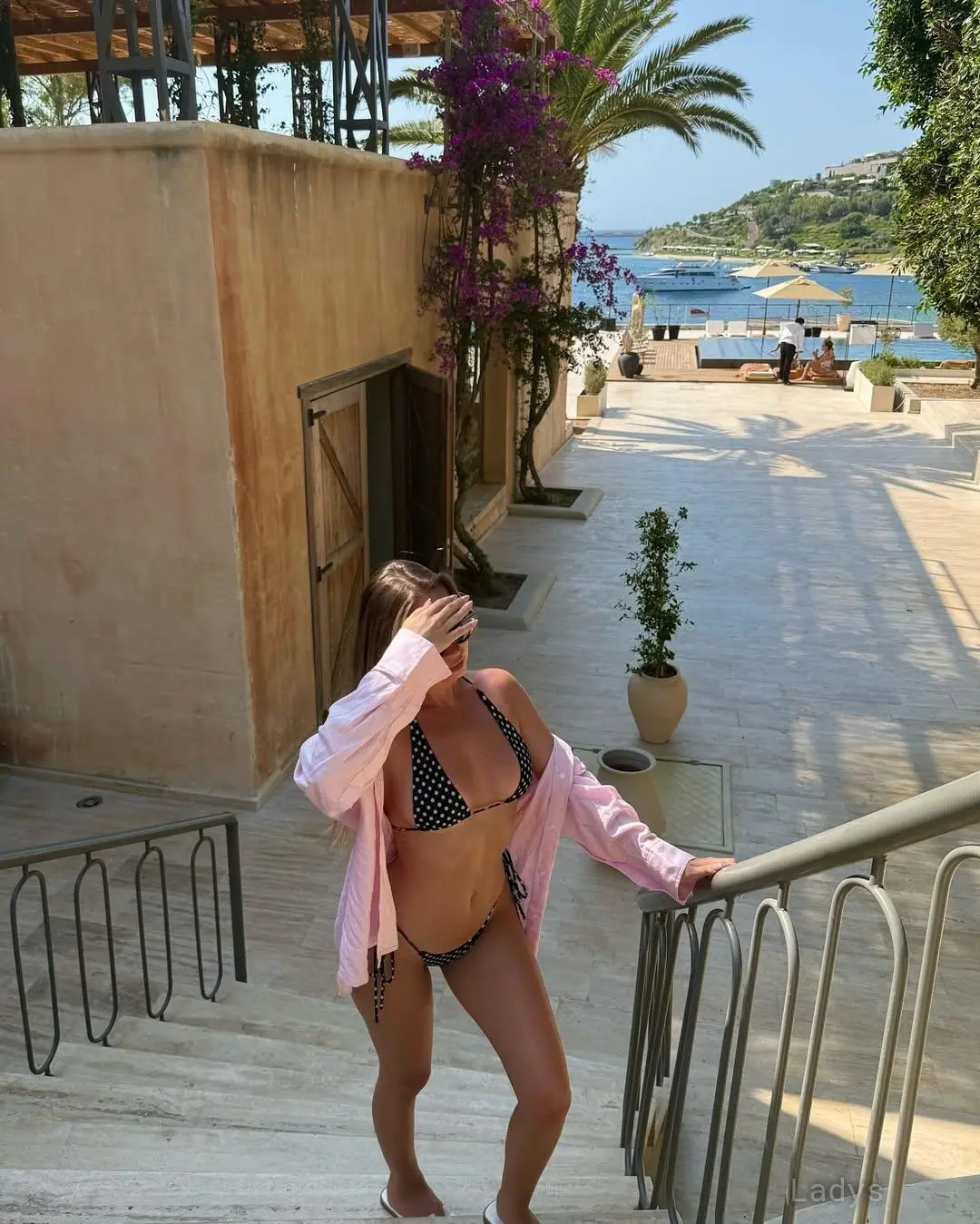 Louna, 24 years beautiful nude Nancy escorts girl, height 168 sm, Weight 63 kg