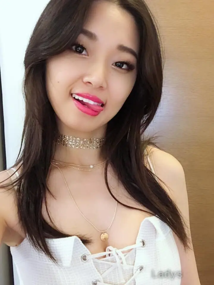 Kerry, 25 years old Nanjing escort girl with big tits, height 166 sm, Weight  kg