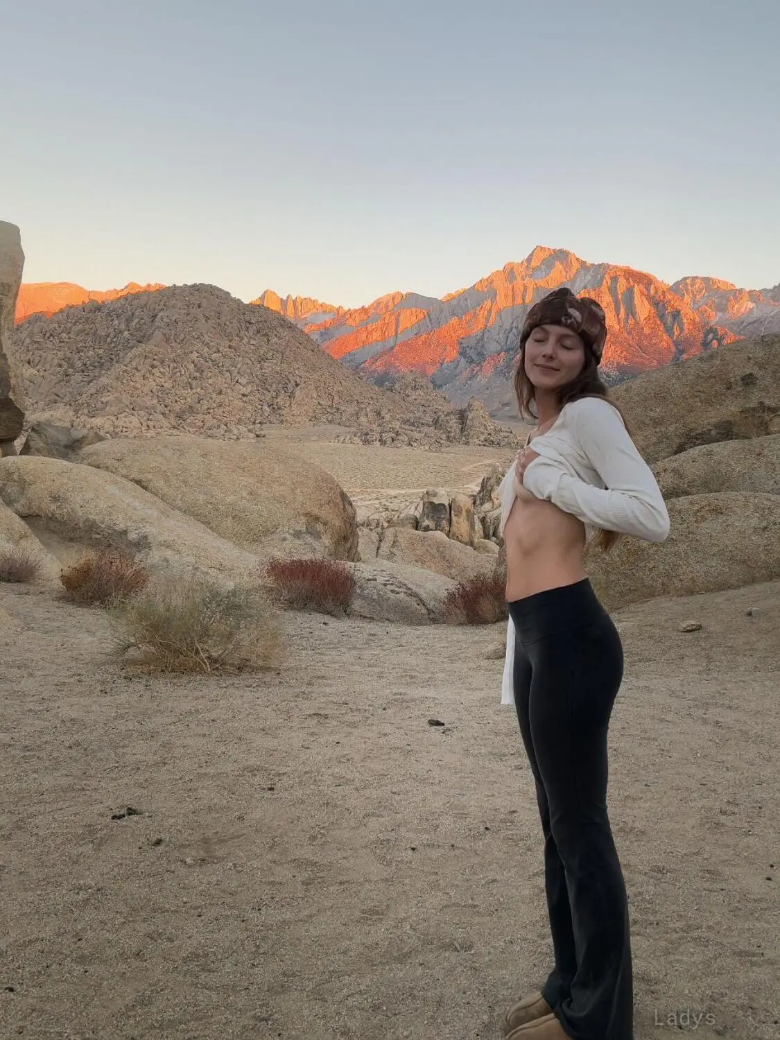 Elly sykes, 26 years old Naples escort girl with big tits, height 158 sm, Weight 52 kg