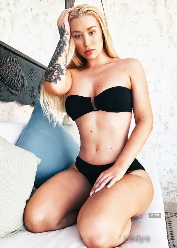 Iggyazalea, 35 years old Naples escort girl with big tits, height 175 sm, Weight 67 kg