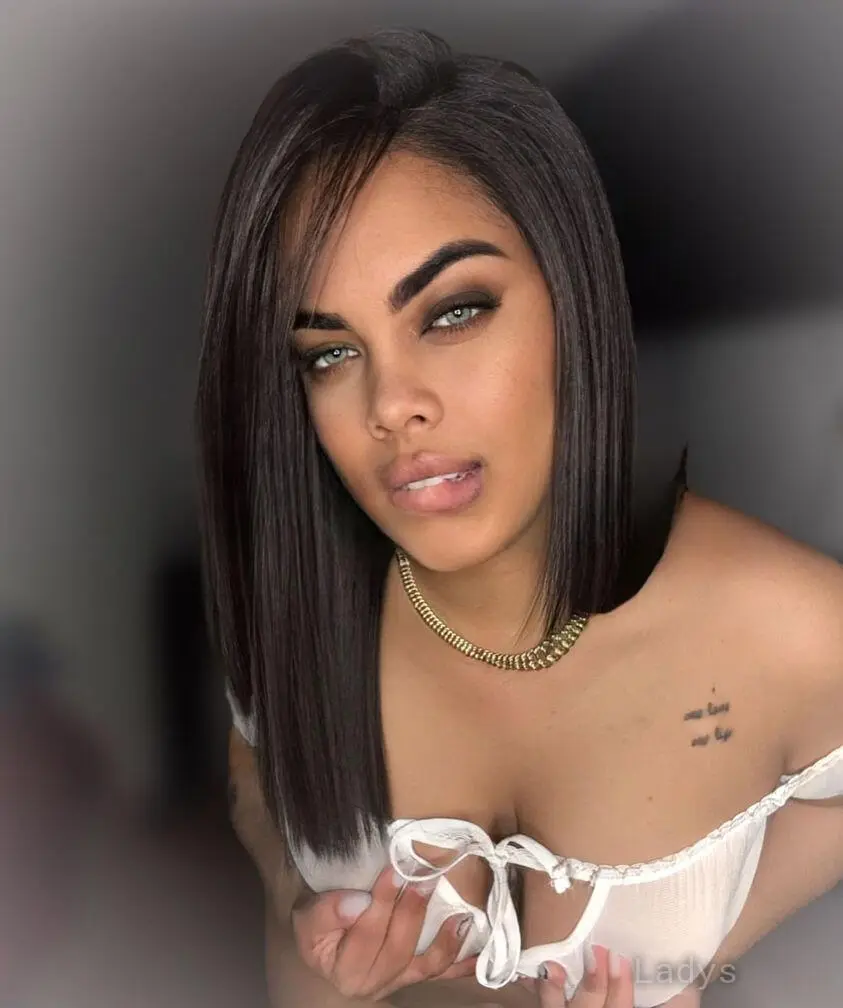 Jessy, 23 years beautiful nude Naples escorts girl, height 162 sm, Weight 62 kg