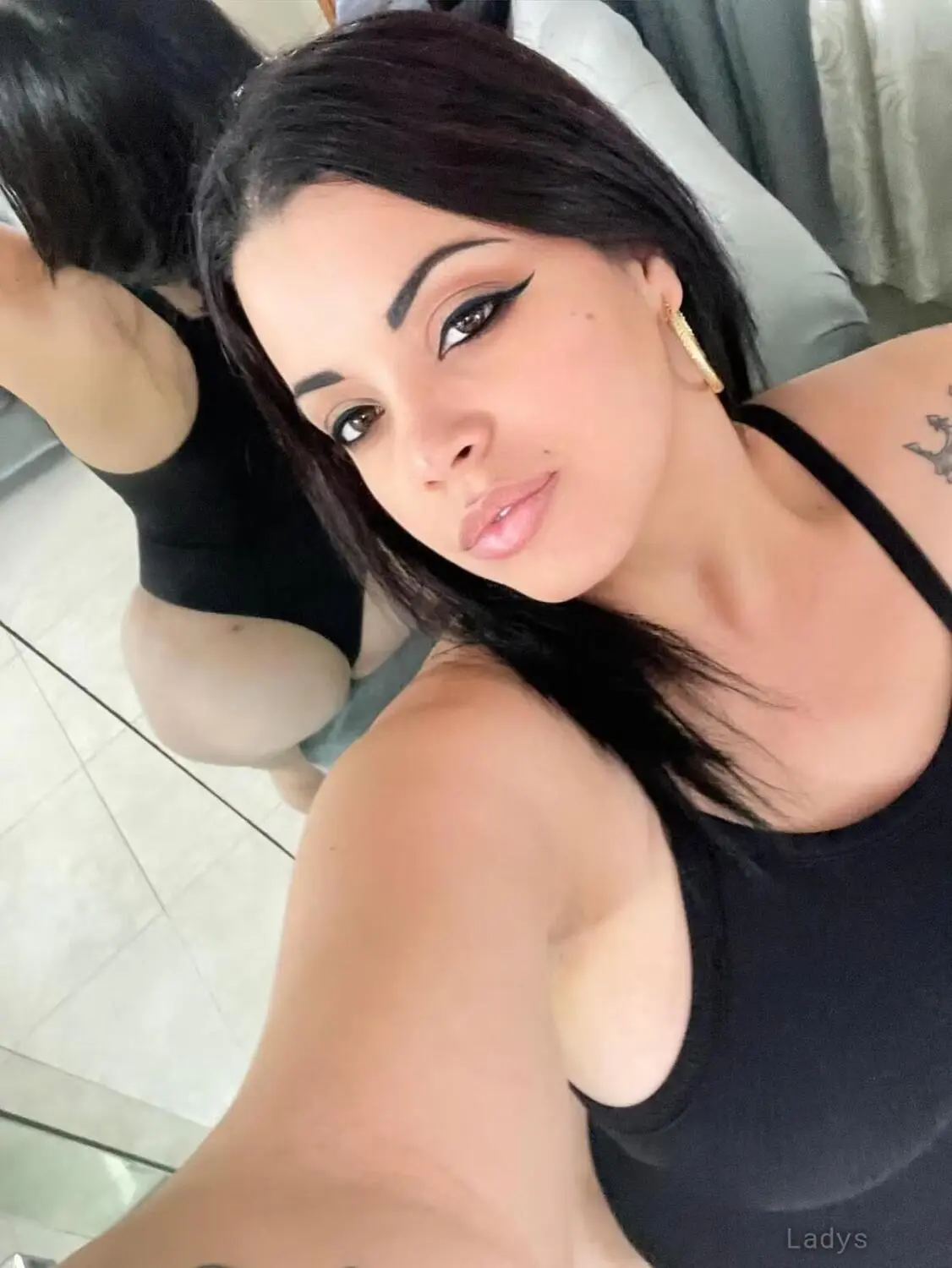 Kylie, 26 years beautiful nude Naples escorts girl, height 164 sm, Weight 62 kg