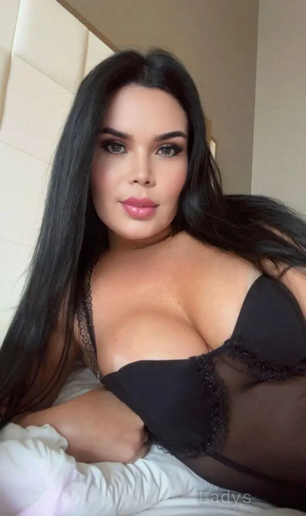 Mila, 30 years beautiful nude Naples escorts girl, height 160 sm, Weight 58 kg
