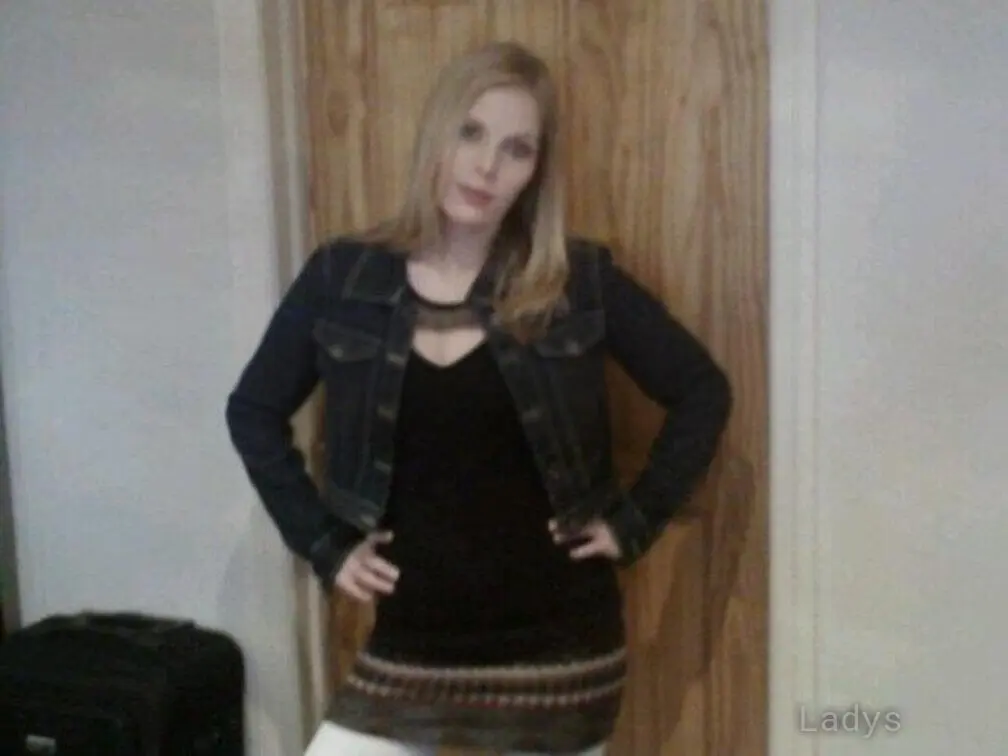 Sadie, 26 years beautiful nude Naples escorts girl, height 162 sm, Weight 54 kg