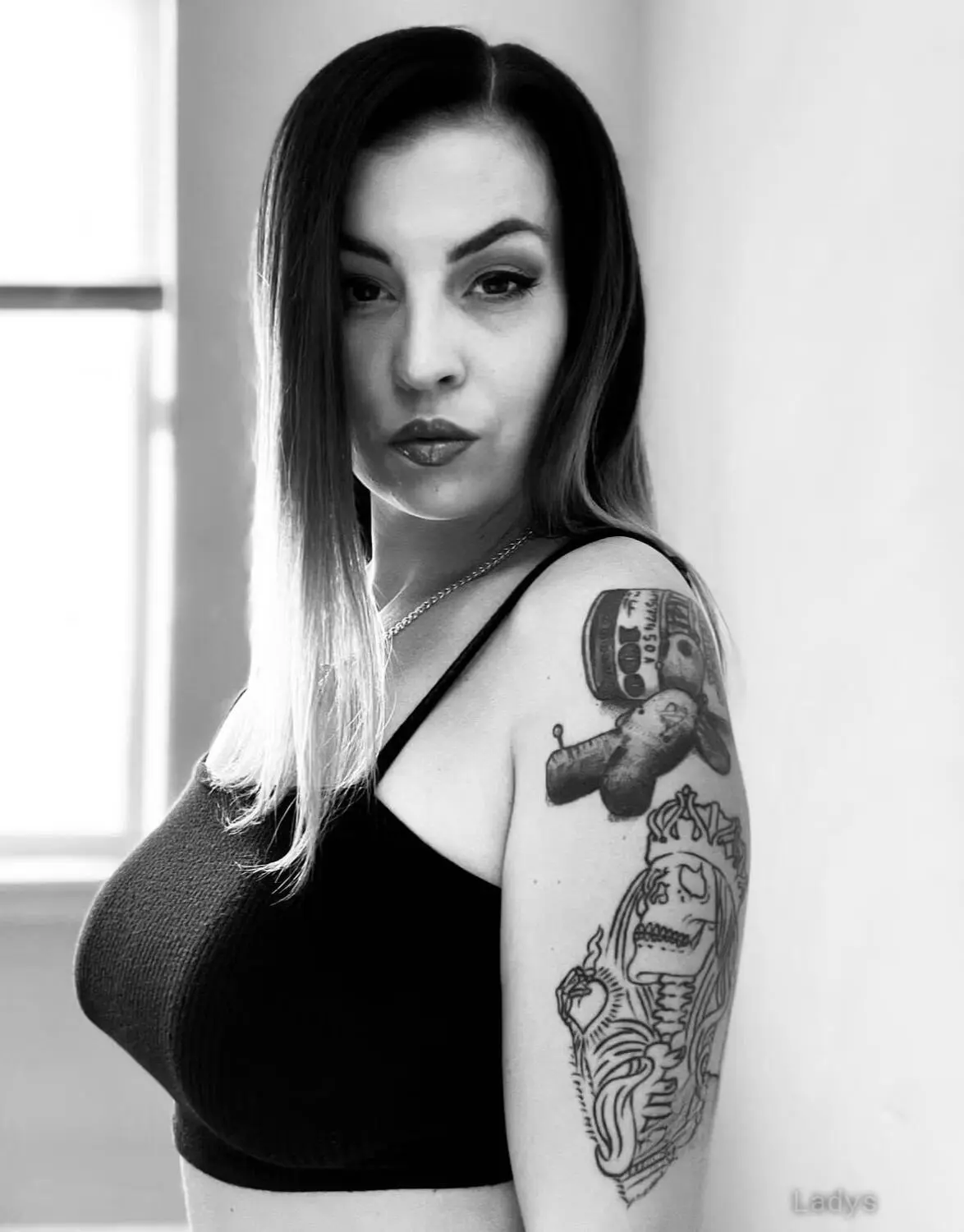 Smiley, 32 years beautiful nude Naples escorts girl, height 168 sm, Weight 58 kg