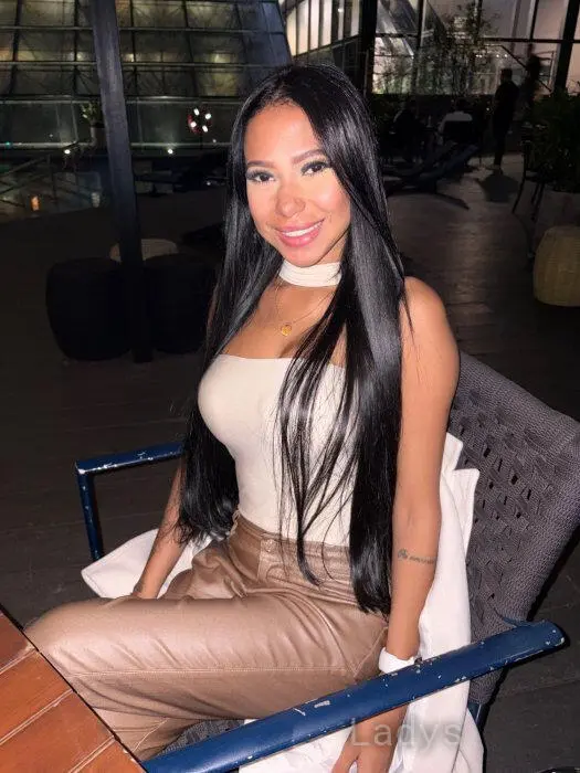 Isabella, 25 years beautiful nude Napoli escorts girl, height 170 sm, Weight 52 kg