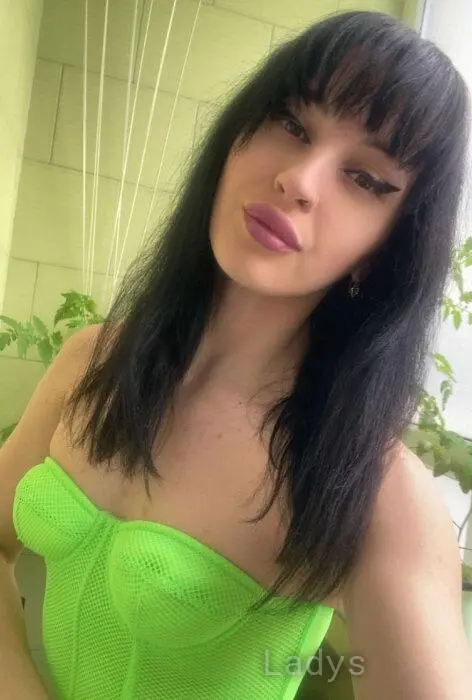 Karina, 27 years beautiful nude Napoli escorts girl, height 170 sm, Weight 50 kg