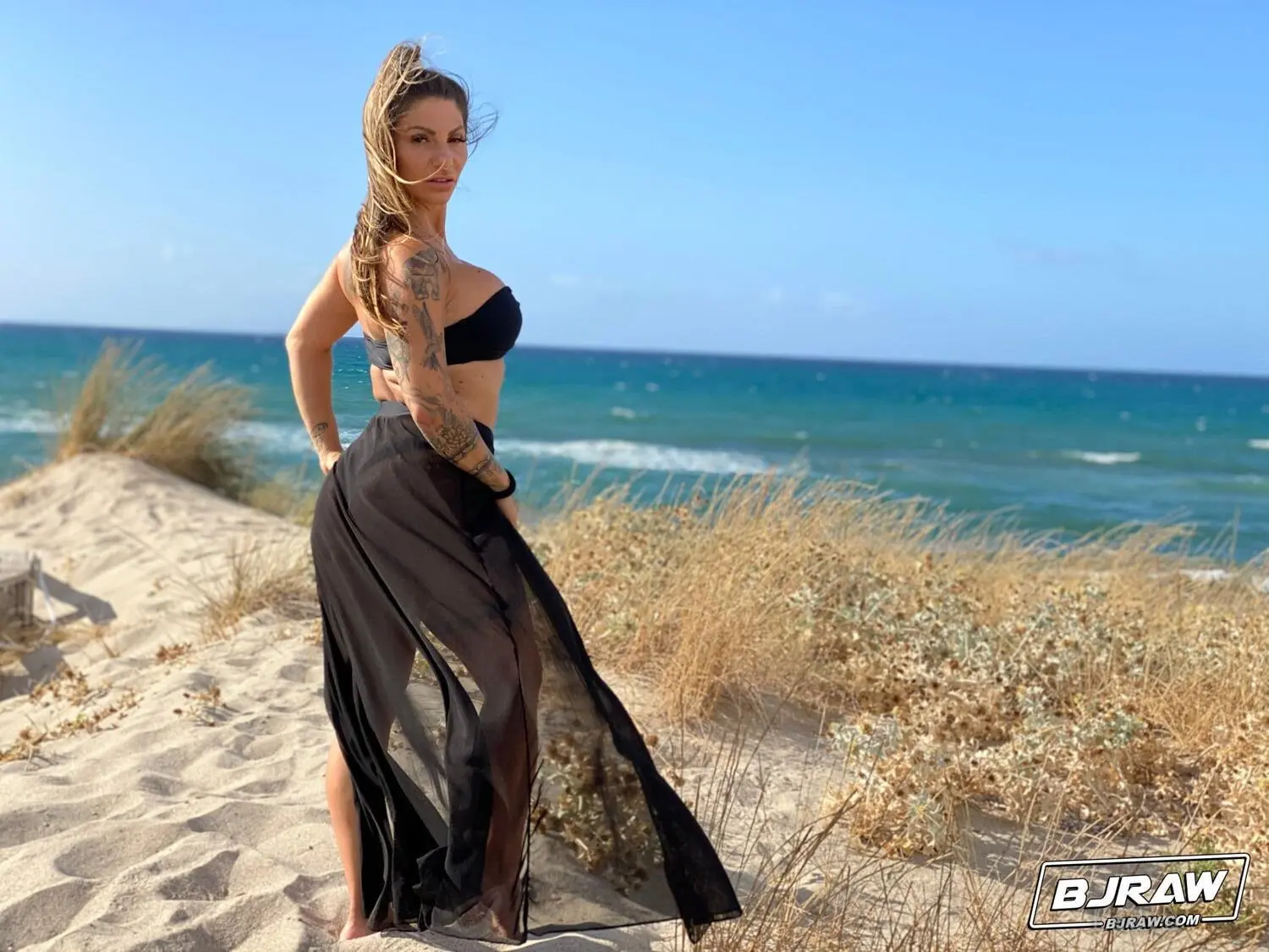 Lily Veroni, 27 years beautiful nude Napoli escorts girl, height 170 sm, Weight 67 kg