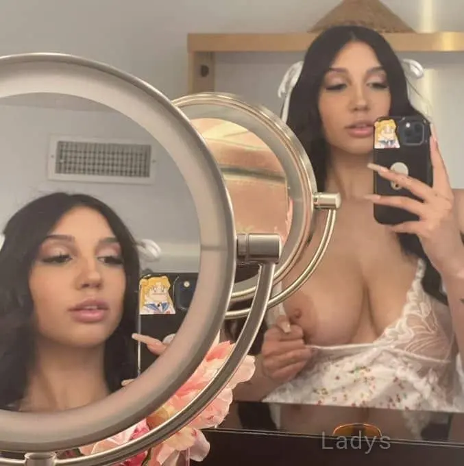 Line Tasha, 28 years beautiful nude Napoli escorts girl, height 174 sm, Weight 55 kg