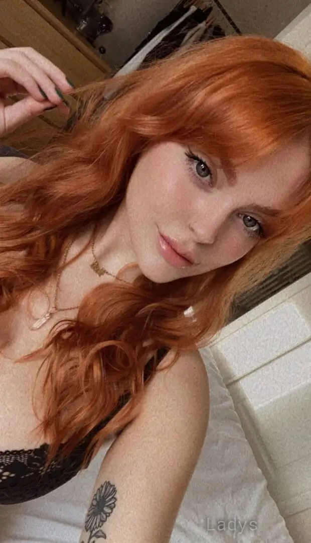 Sofia Vasquez, 26 years beautiful nude Napoli escorts girl, height 146 sm, Weight 46 kg