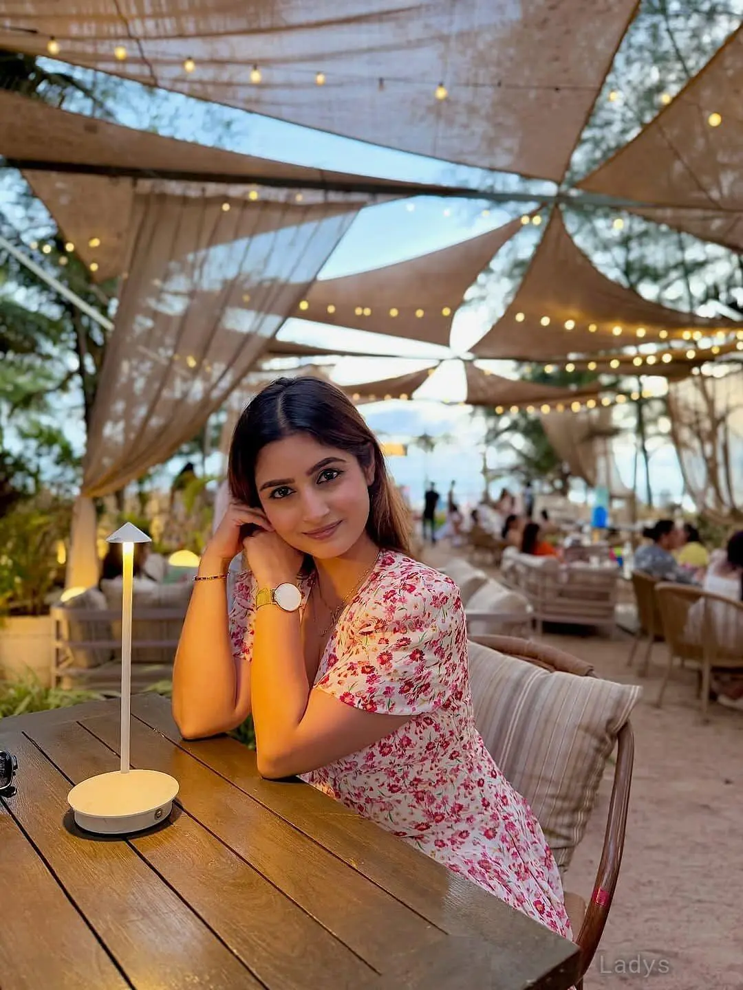 Kavya, 21 years old Nashik escort girl with big tits, height 153 sm, Weight  kg