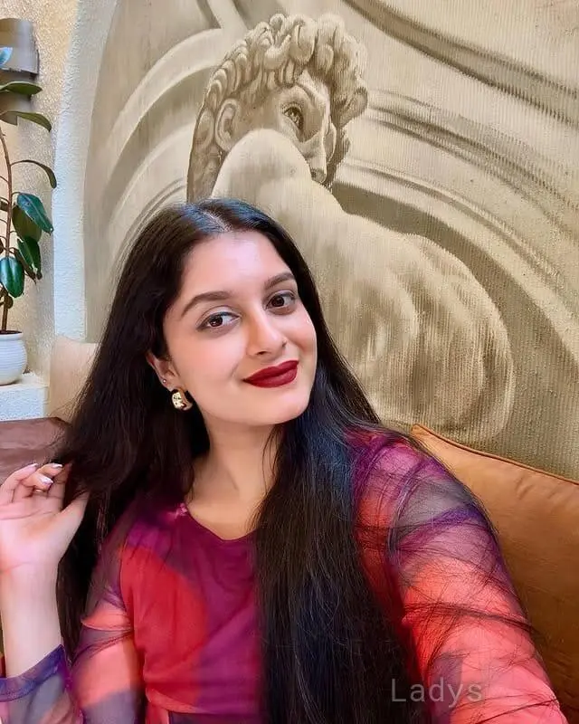 Selena, 22 years old Nashik escort girl with big tits, height 151 sm, Weight  kg