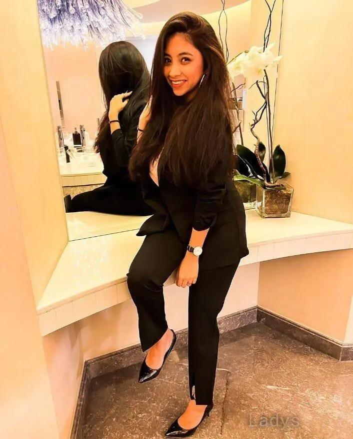 Anushka, 21 years beautiful nude Nashik escorts girl, height 154 sm, Weight  kg