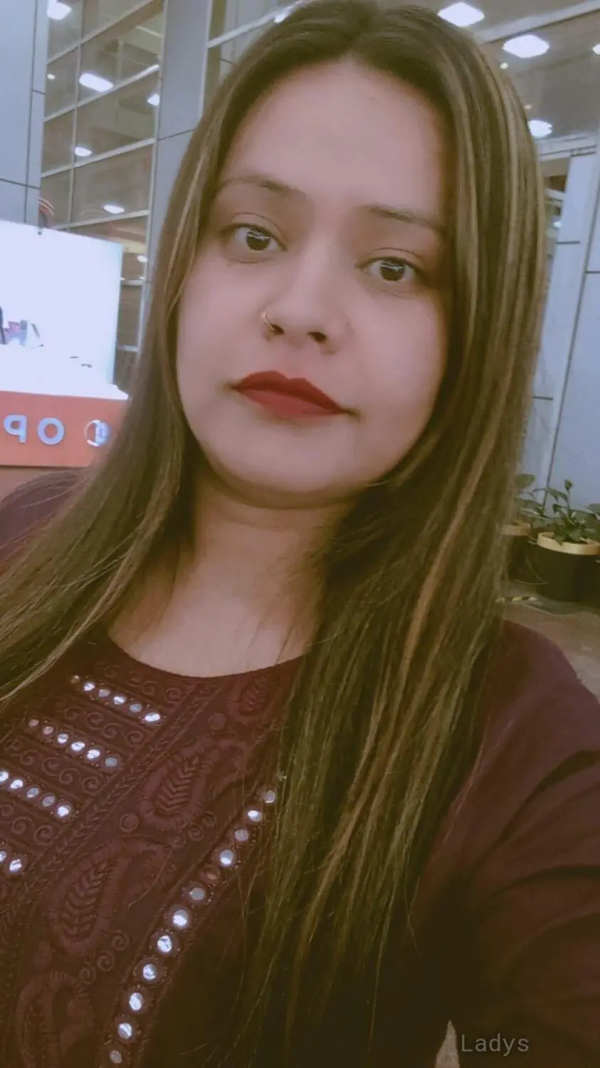 Dina, 26 years beautiful nude Nashik escorts girl, height 160 sm, Weight kg