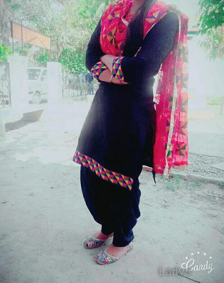 Lora, 32 years beautiful nude Nashik escorts girl, height 162 sm, Weight  kg