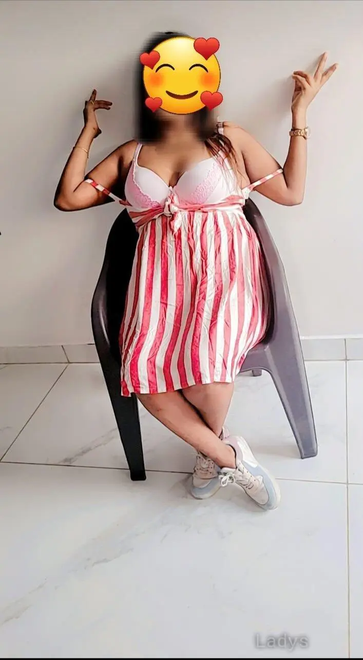 Naina, 26 years beautiful nude Nashik escorts girl, height 156 sm, Weight kg