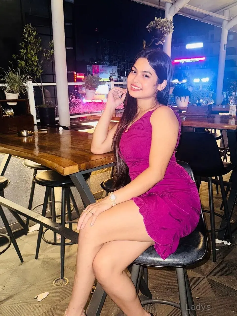 Shreya, 23 years beautiful nude Nashik escorts girl, height 153 sm, Weight  kg