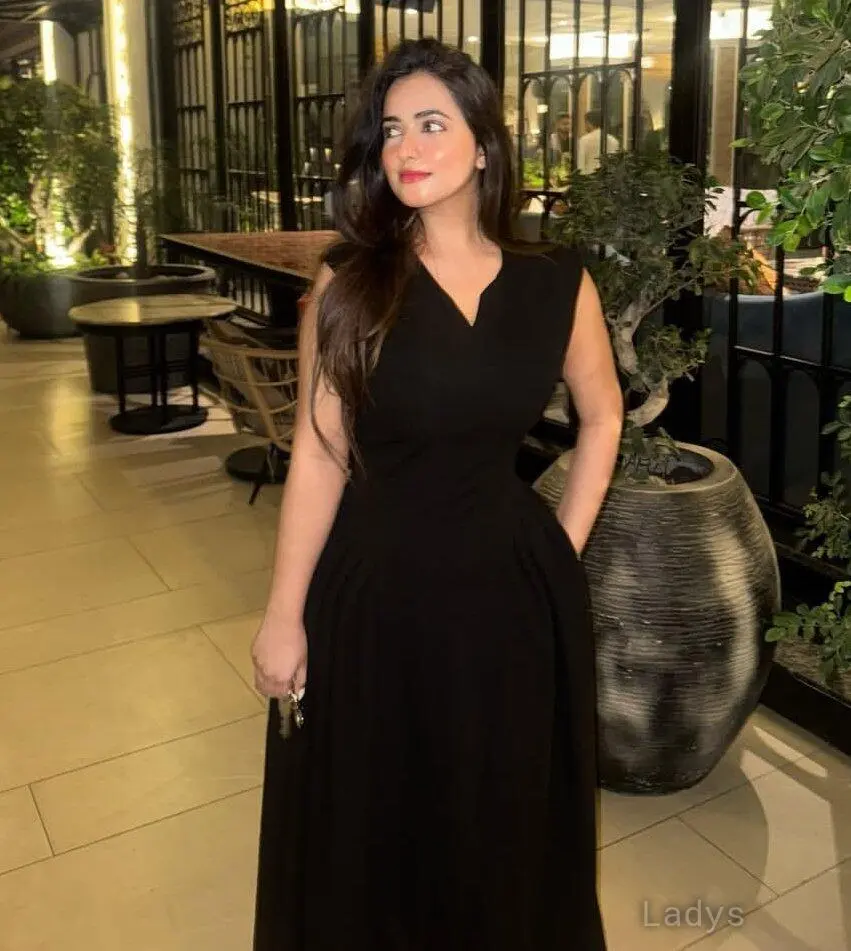 Shrija, 21 years beautiful nude Nashik escorts girl, height 170 sm, Weight  kg