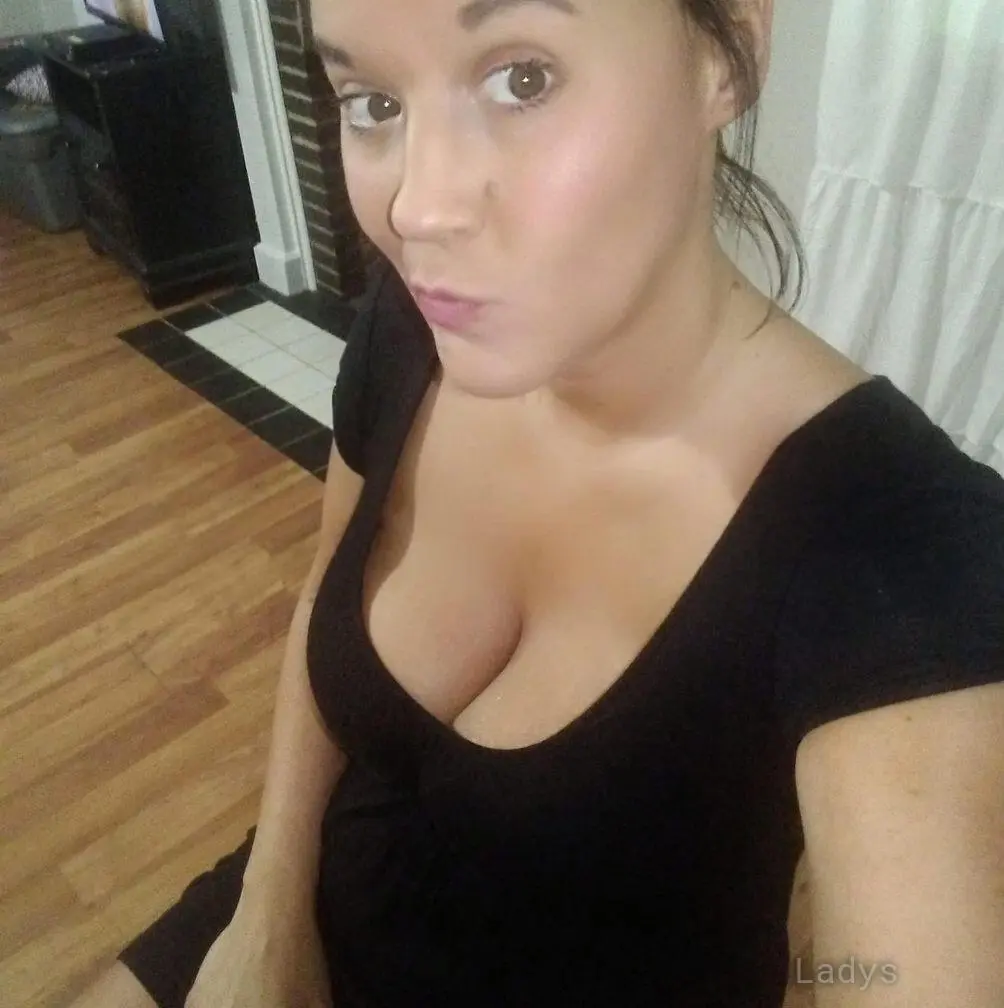 Eva, 25 years old Nashville escort girl with big tits, height 155 sm, Weight 60 kg