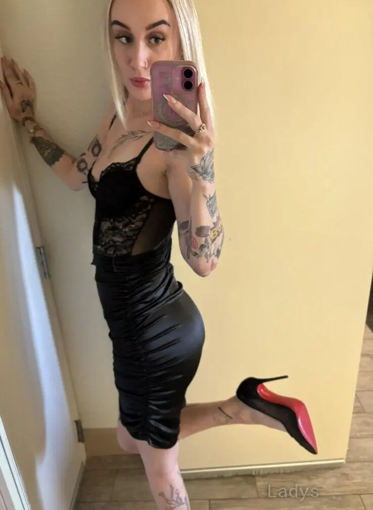 Kenzie, 22 years beautiful nude Nashville escorts girl, height 175 sm, Weight 45 kg
