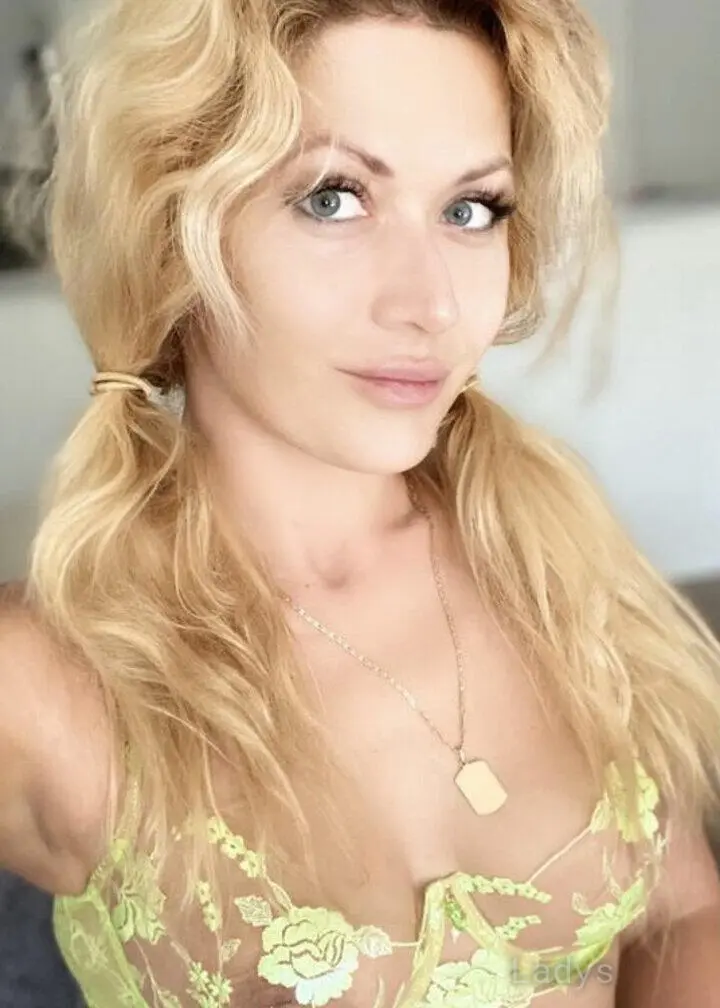 Liana, 33 years beautiful nude Nashville escorts girl, height 160 sm, Weight 55 kg