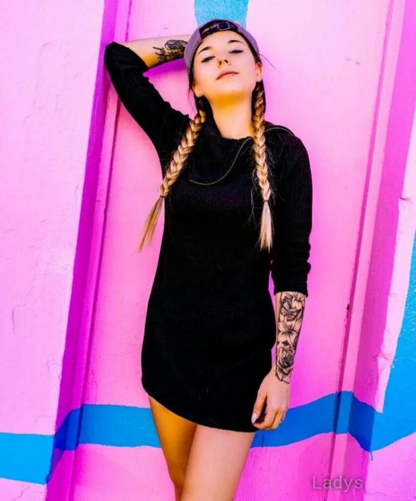 Lily Sarah, 29 years beautiful nude Nashville escorts girl, height 155 sm, Weight 55 kg