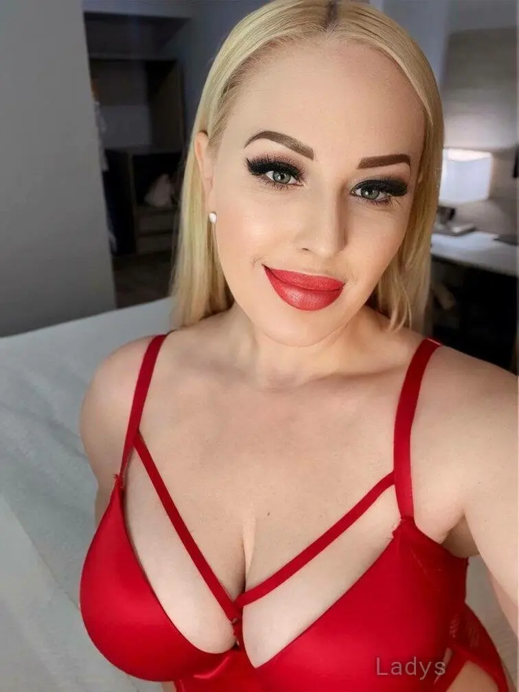 Olena, 28 years beautiful nude Nashville escorts girl, height 167 sm, Weight 54 kg