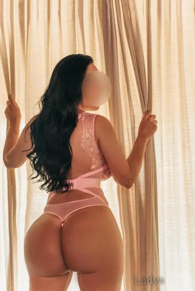 VANESSA BRAZIL, 40 years beautiful nude Nashville escorts girl, height 160 sm, Weight 59 kg