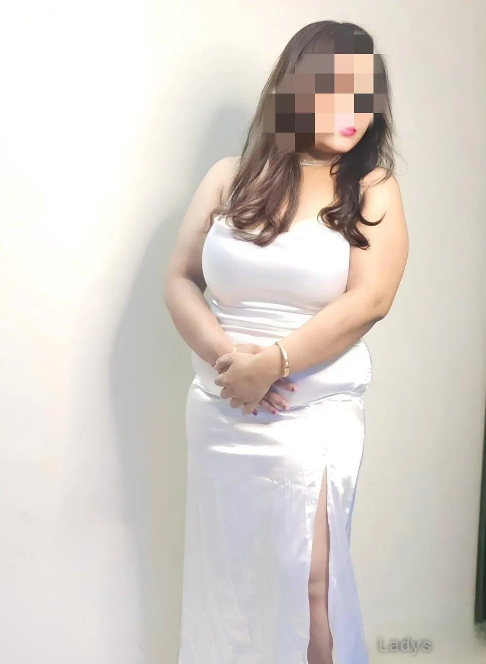 Kajal, 29 years old Navi Mumbai escort girl with big tits, height 157 sm, Weight kg
